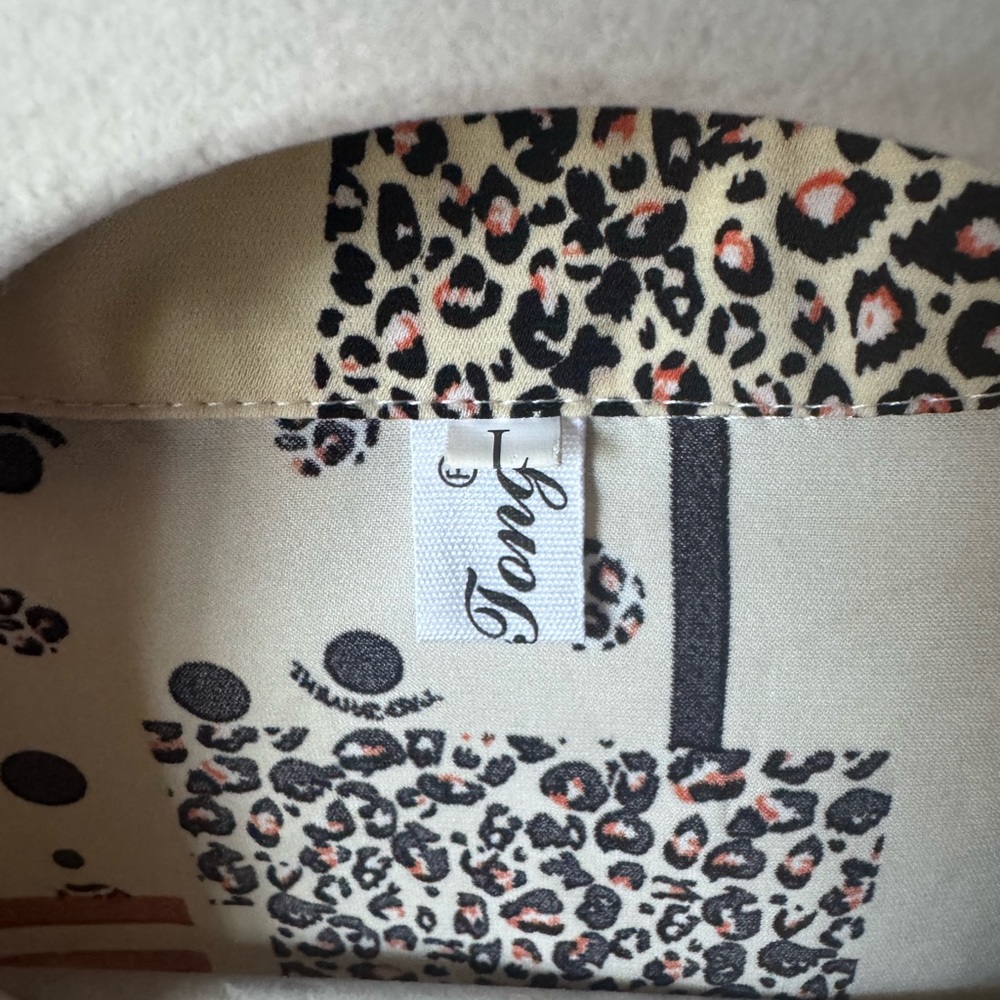 Stylish Leopard Patchwork Button Down Shirt - Picture 4 of 5